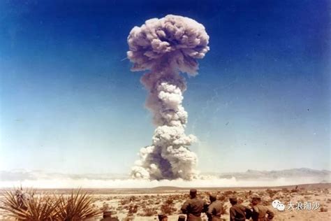 55年前的今天中国第一颗原子弹爆炸成功！中国人民真正的站起来了|原子弹爆炸|人民_新浪新闻