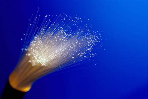 光纤通信技术在电力系统中的应用_菲尼特
