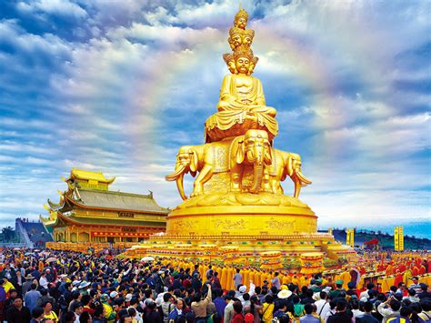 峨眉山金顶华藏寺，被称为世界上最神奇的地方_器材频道-蜂鸟网