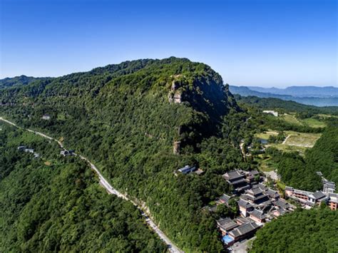 重庆綦江有座大山，山上有座千年古刹，其险陡程度堪比贵州梵净山__财经头条