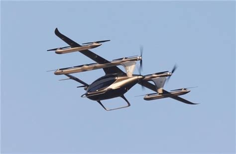 峰飞自动驾驶eVTOL载人飞行器V1500M完成首飞测试