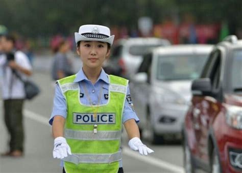 美女“警察”助阵中国国际警用装备展 _时尚频道_凤凰网