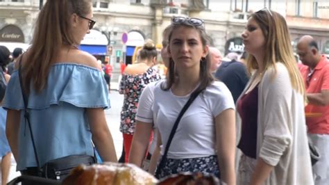 美食侦探行走在美女如云捷克街头,带你体验布拉格街头美食_凤凰网视频_凤凰网
