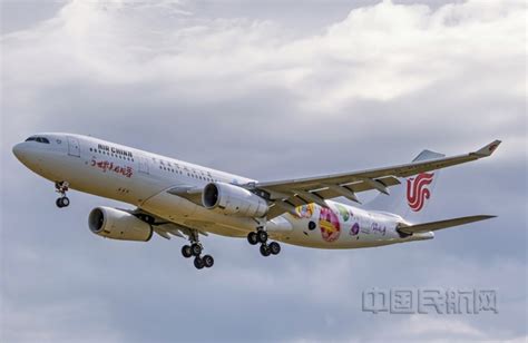 中国货运航空企业发展过程及航线网络演化格局