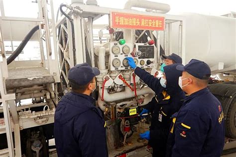 油气工程学院到中国石油大学进行实验室建管学习调研-石油工程学院