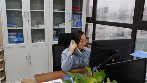 渭滨区举办“援助暖民心 就业解民忧”专场招聘会-西部之声
