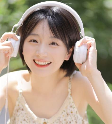 圆脸温柔初恋头像女生