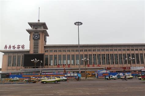 齐齐哈尔站站台,锦州,齐齐哈尔南站_大山谷图库