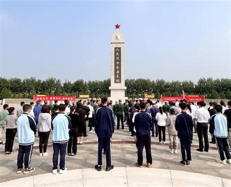 天津百日：烈士陵园举行祭奠活动