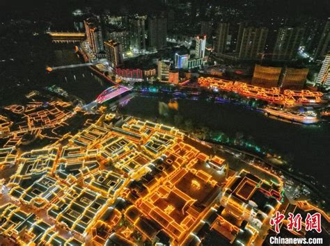 航拍贵州铜仁中南门历史文化旅游区夜景美如画