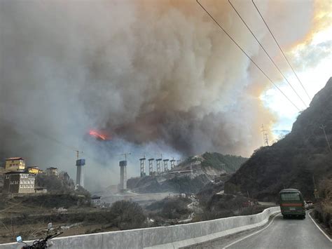 雅江森林火灾：调派直升机，地空协同全力扑救_四川在线