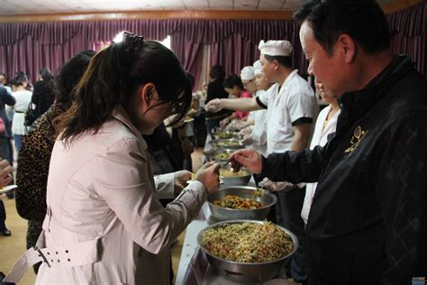 郑州教工幼儿园举办美食节 邀家长体验孩子生活--郑州教育信息网