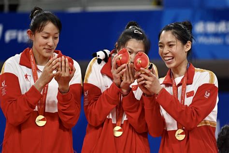 中国女排大运第七冠！3比0战胜日本队靠实力也靠意志，两局比分都是29比27_凤凰网