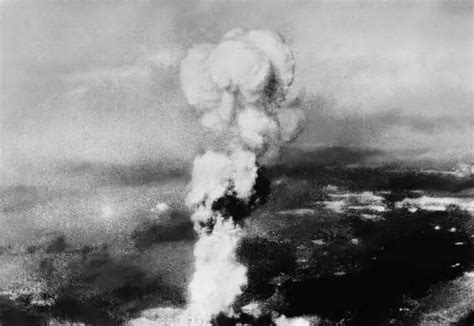 二战中让日本人胆战心惊的“李梅火攻”——东京大轰炸|火攻|李梅|美军_新浪新闻