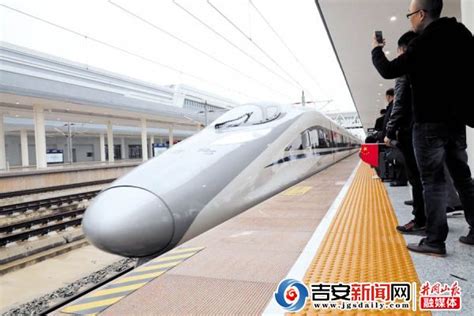 中国高铁运营里程突破4万公里，可绕地球赤道一圈！_阿克苏新闻网