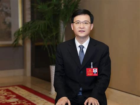 上海副市长发布会哽咽：工作做得还很不够，一定尽全力改进_凤凰网视频_凤凰网