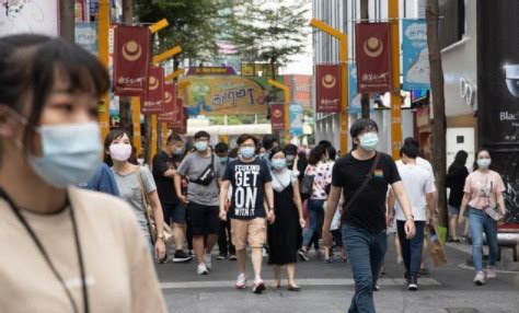 疫情暴发、疫苗紧缺！台湾防疫排名跌至倒数第十，连伊拉克都不如_凤凰网视频_凤凰网