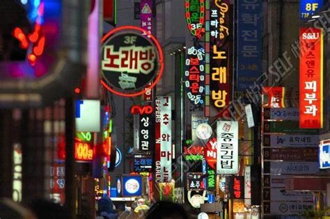 韩国统计厅25日发布的《2020年出生统计（最终版）》显示，2020年韩国新出生人口27.23万人，同比减少10%。 这是韩国年度出生人口首次 ...