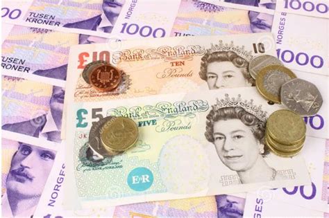 10月起，英国这些20镑和50镑纸钞将停止流通！赶紧看看你有没有_风闻