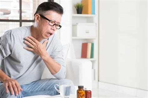 咳嗽带有这几个特点，想多一步，可能是肺癌到了