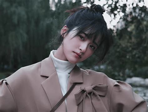 她的小梨涡图片