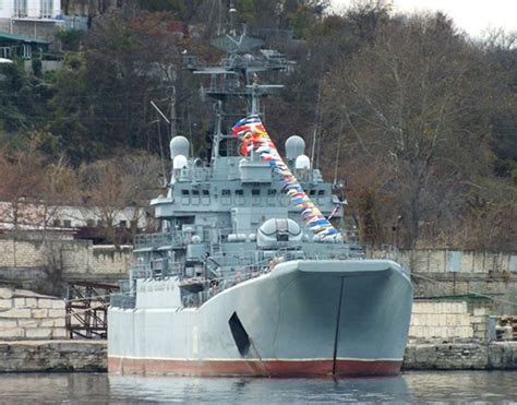十四年磨一舰 俄新5000吨级大型登陆舰入役北方舰队