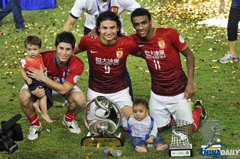 2013亚冠决赛：广州恒大创造历史 主场平首尔FC总比分3:3夺冠[8]- 中国在线