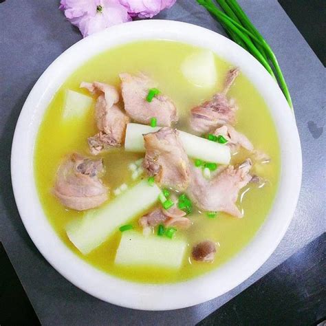 【人参老母鸡汤的做法步骤图，怎么做好吃】yunerM_下厨房