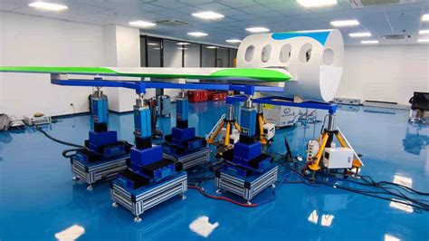基于高精度定位器的 飞机机翼模拟对接系统 工程案例 南京讯登航天科技有限公司-力控定位器-柔性工装-柔性施力-水下机器人