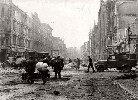 Vintage: historic photos of The Battle of Berlin (1945) | MONOVISIONS