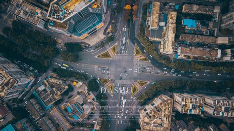 武汉城市街道交通大气俯视航拍实拍摄影图高清摄影大图-千库网