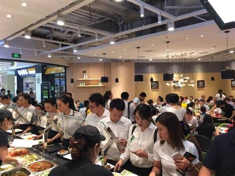 《中国西式快餐品类发展报告2023》发布：西式快餐品类复苏势头明显-36氪