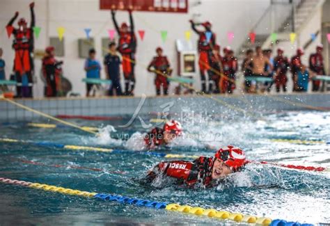 安徽芜湖：暑假游泳享清凉-人民图片网