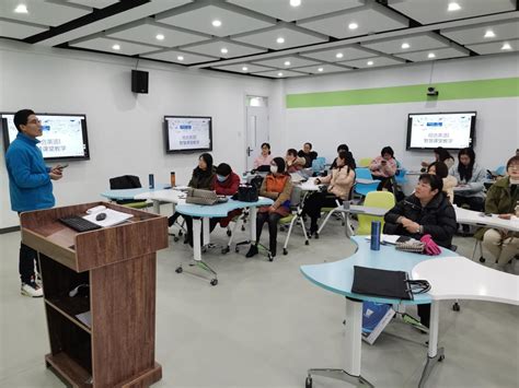 公共英语教学中心集体备课活动 - 教学动态 - 上海交通大学外国语学院