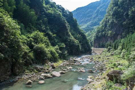 芦山县委书记周建华赴宝盛乡指导村级组织换届选举工作