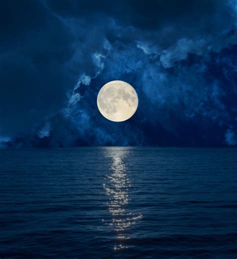 夜晚月光下的大海背景图片下载_1920x900像素JPG格式_编号15ofpe9qz_图精灵