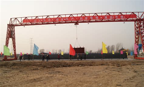 鸿苑路项目南半幅预制箱梁安装完成-郑州市公路工程公司