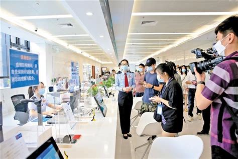 龙华区税务局智能化办税让体验官耳目一新_龙华网_百万龙华人的网上家园