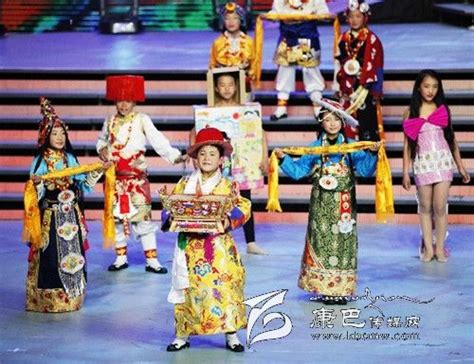 巴塘县文化盛宴贺新年---甘孜日报