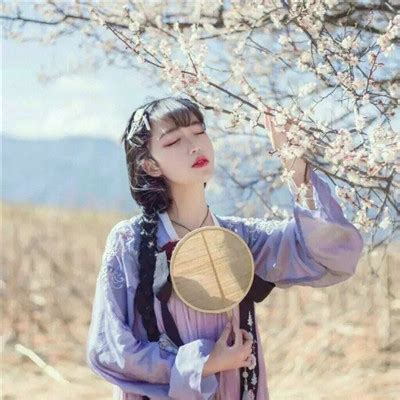樱花头像女生古风真人版