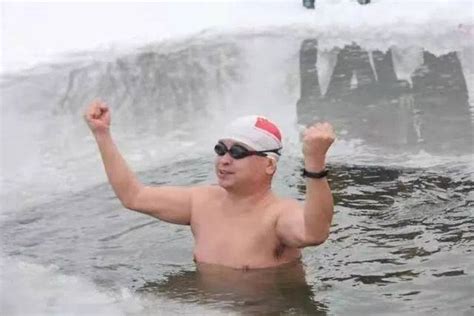 花3万多块赶6800公里在北冰洋里冬泳了40秒，这位杭州大叔却说值_谢耀琪