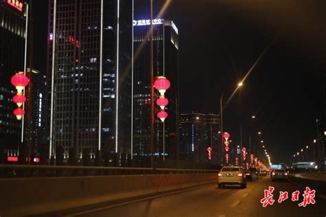 中国最高级的BRT之一，采用高架桥，公车天上跑，如飞的地铁|厦门|地铁|高架桥_新浪新闻