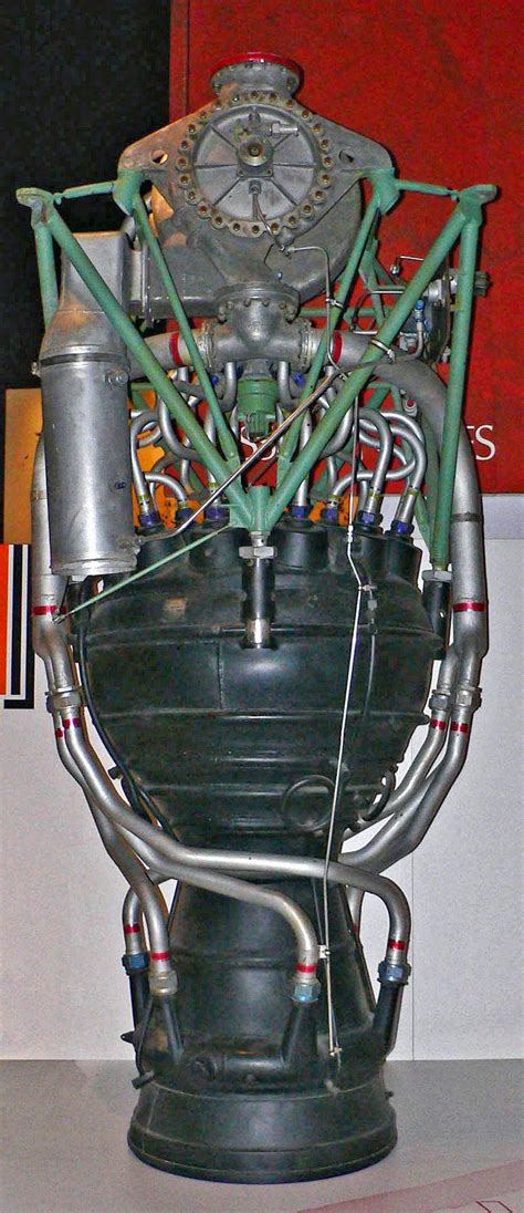 固体火箭发动机（使用固体推进剂作为燃料的火箭发动机）_摘编百科