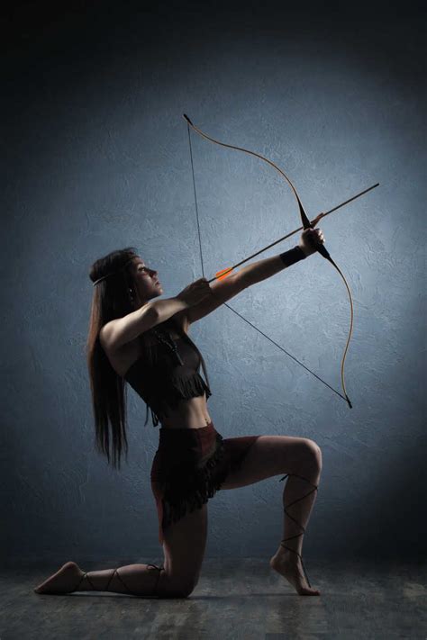 长头发的女弓箭手图片-女弓箭手素材-高清图片-摄影照片-寻图免费打包下载