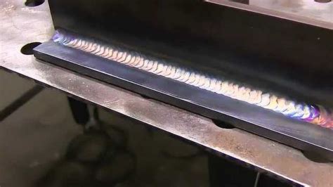 电焊大师教你焊成鱼鳞纹，每个步骤都很精细