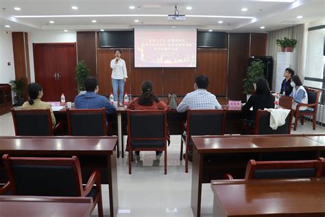 亳州学院亳州学院开展“喜迎二十大 礼赞新时代 我为学校添光彩 我为评估作贡献”演讲比赛