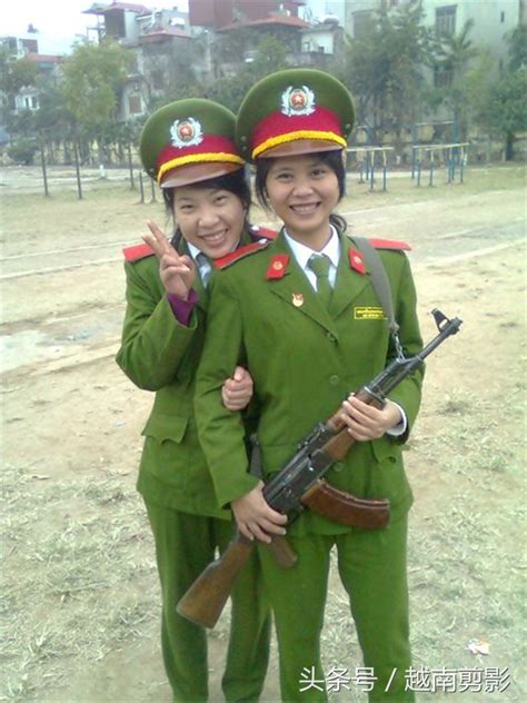 实拍越南女警察热爱武术和机车，彪悍不输男警