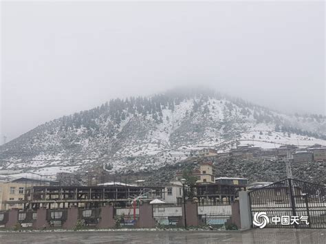 西藏昌都类乌齐出现降雪 海拔较高处积雪明显-图片频道