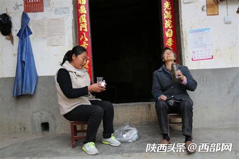 宁陕农妇照顾重病婆婆和两娃,种地养猪 说再苦再累也要坚持 - 西部网（陕西新闻网）