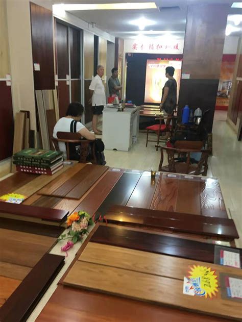 青浦店-专卖店展示-美实在实木复合地板-高端实木地板品牌-上海宇达木业有限公司